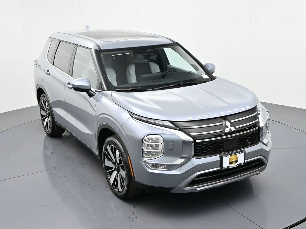 Mitsubishi Outlander Vehicle Full-screen Gallery Image 15