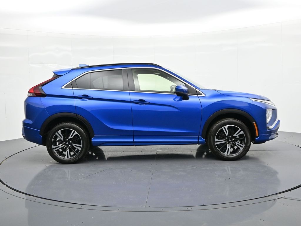 Mitsubishi Eclipse Cross Vehicle Full-screen Gallery Image 4
