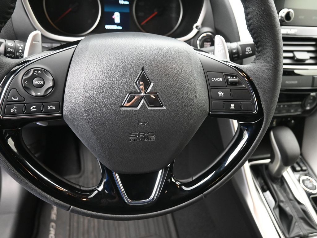 Mitsubishi Eclipse Cross Vehicle Full-screen Gallery Image 15