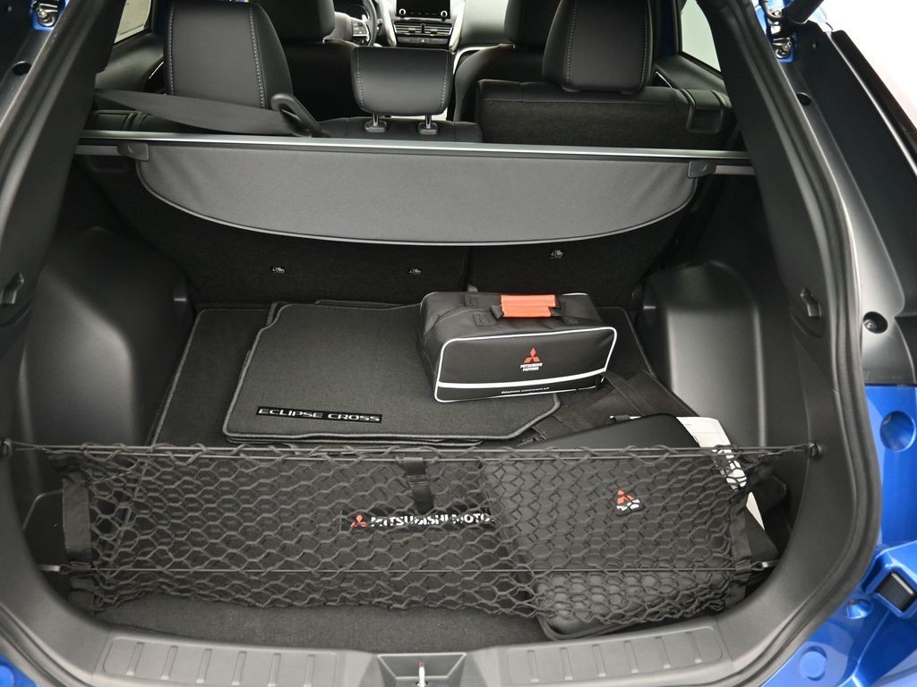 Mitsubishi Eclipse Cross Vehicle Full-screen Gallery Image 18