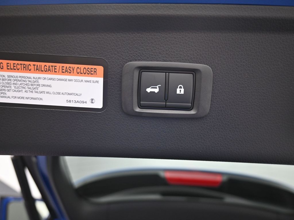 Mitsubishi Eclipse Cross Vehicle Full-screen Gallery Image 19