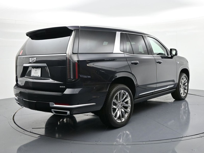 Cadillac Escalade Vehicle Full-screen Gallery Image 6