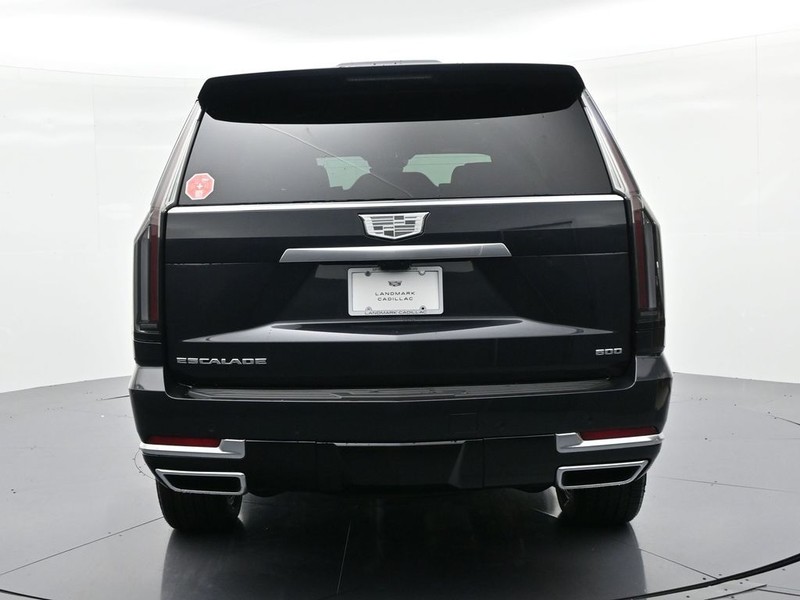 Cadillac Escalade Vehicle Full-screen Gallery Image 7