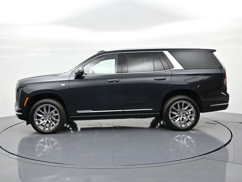 Cadillac Escalade Vehicle Full-screen Gallery Image 9