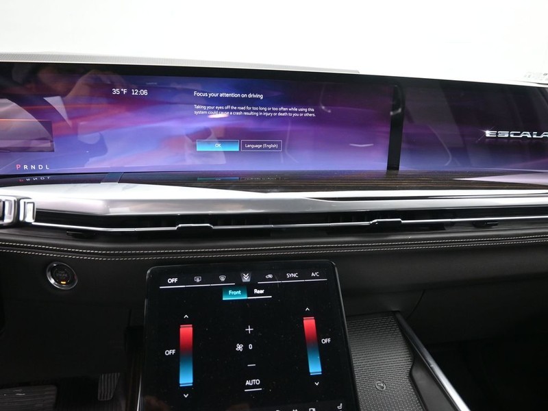 Cadillac Escalade Vehicle Full-screen Gallery Image 13