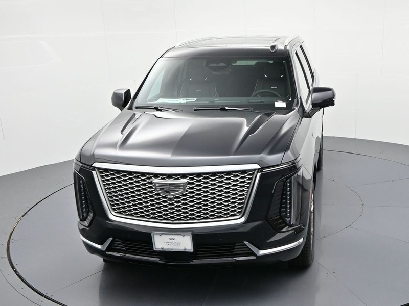 Cadillac Escalade Vehicle Full-screen Gallery Image 19