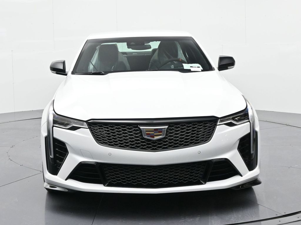 Cadillac CT4-V Vehicle Full-screen Gallery Image 3