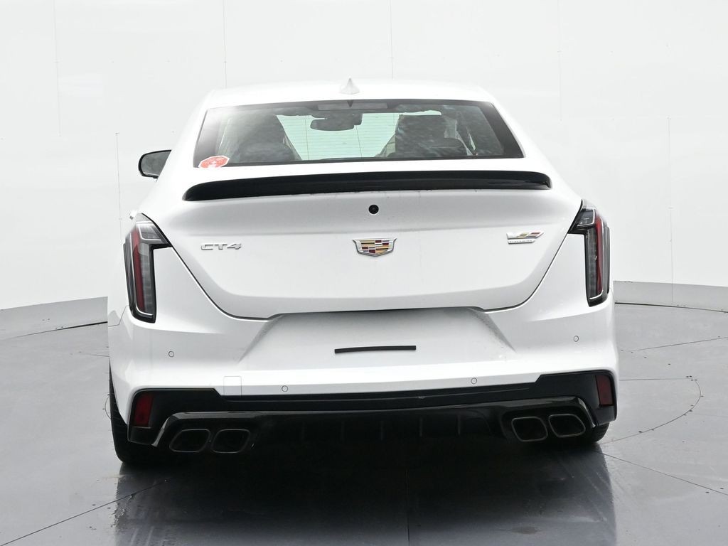 Cadillac CT4-V Vehicle Full-screen Gallery Image 7