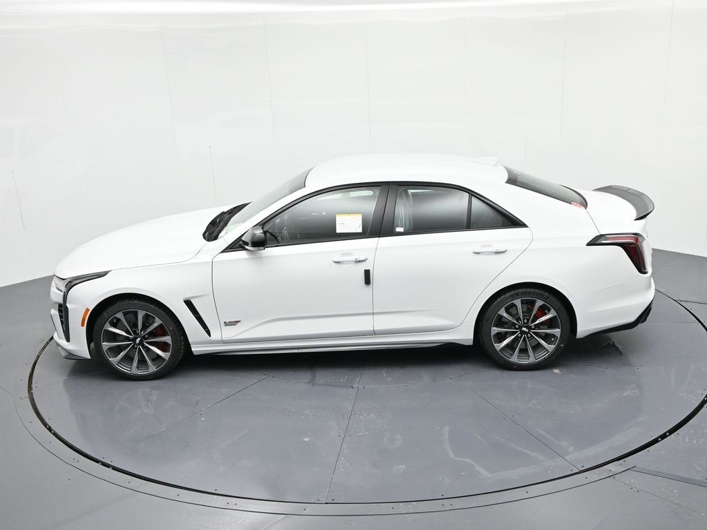 Cadillac CT4-V Vehicle Full-screen Gallery Image 16