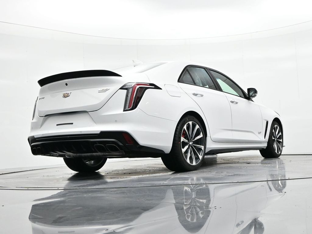 Cadillac CT4-V Vehicle Full-screen Gallery Image 19
