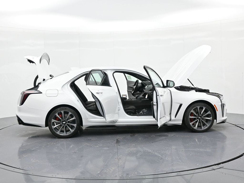 Cadillac CT4-V Vehicle Full-screen Gallery Image 21