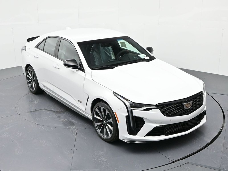 Cadillac CT4-V Vehicle Full-screen Gallery Image 13