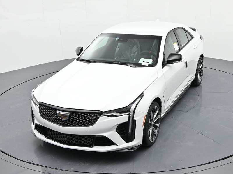 Cadillac CT4-V Vehicle Full-screen Gallery Image 15