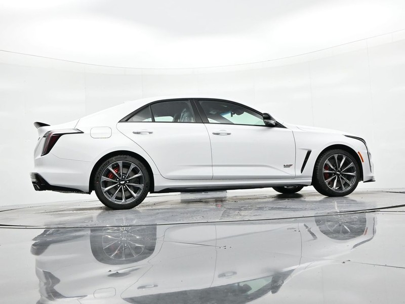 Cadillac CT4-V Vehicle Full-screen Gallery Image 20