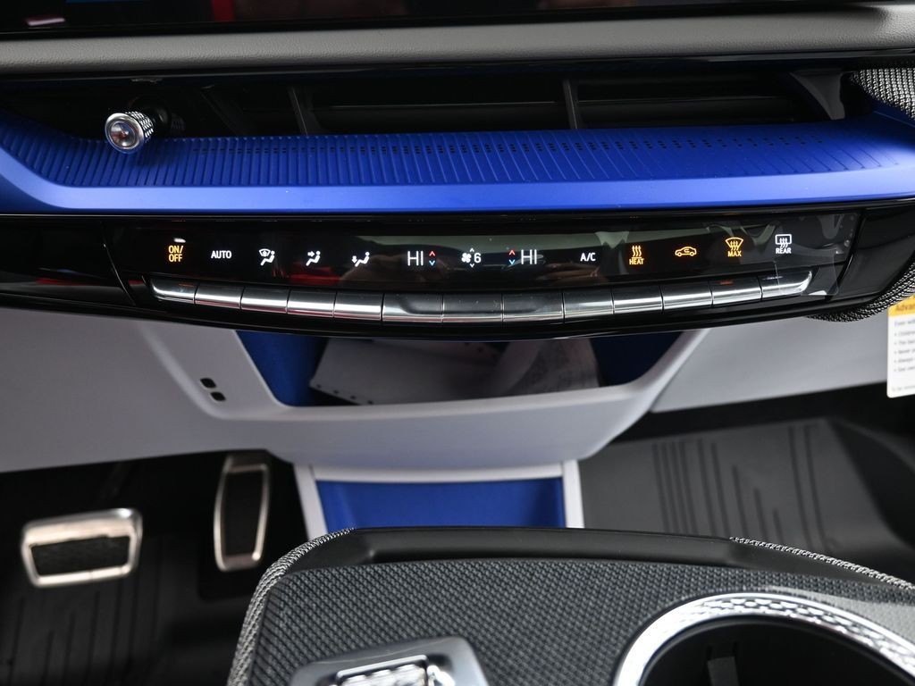 Cadillac OPTIQ Vehicle Full-screen Gallery Image 11
