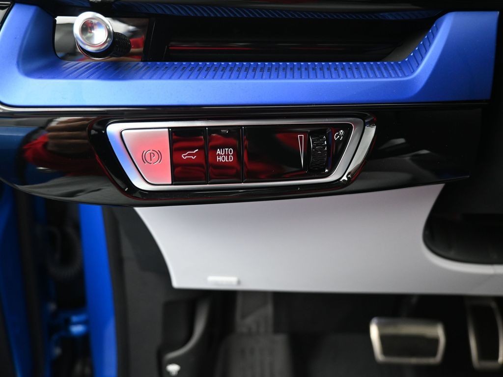 Cadillac OPTIQ Vehicle Full-screen Gallery Image 14