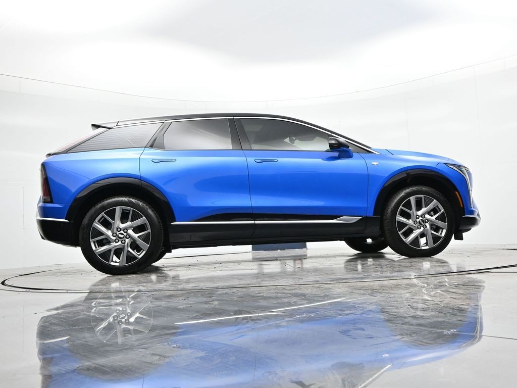 Cadillac OPTIQ Vehicle Full-screen Gallery Image 22