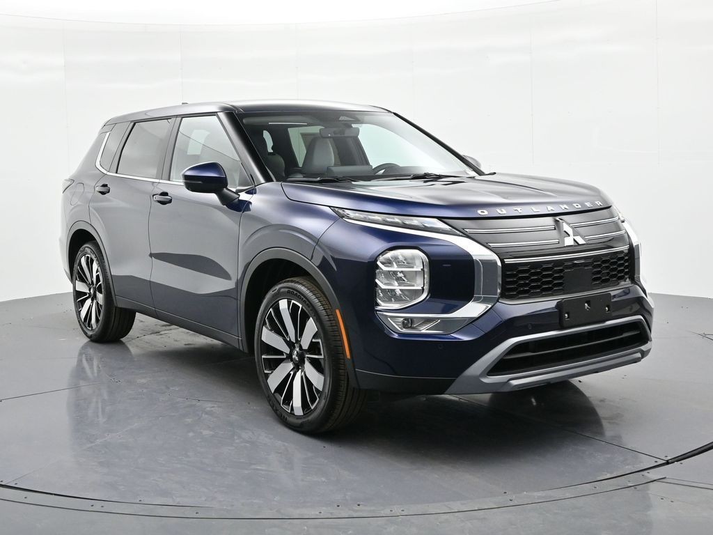 Mitsubishi Outlander Vehicle Full-screen Gallery Image 3