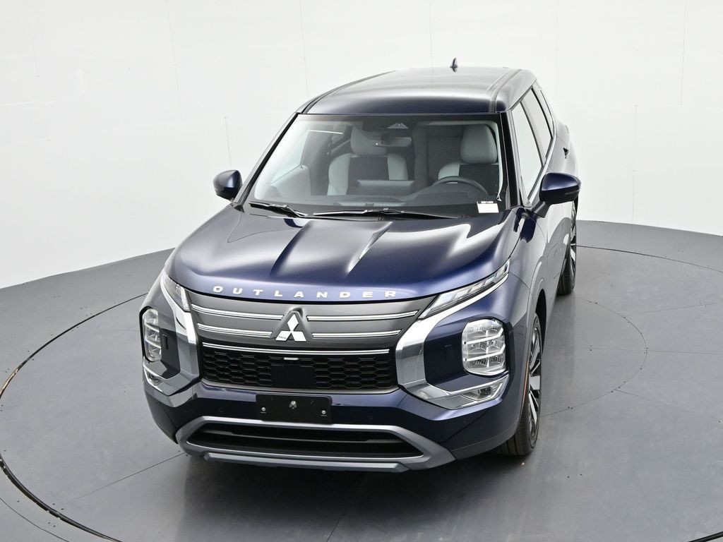 Mitsubishi Outlander Vehicle Full-screen Gallery Image 17