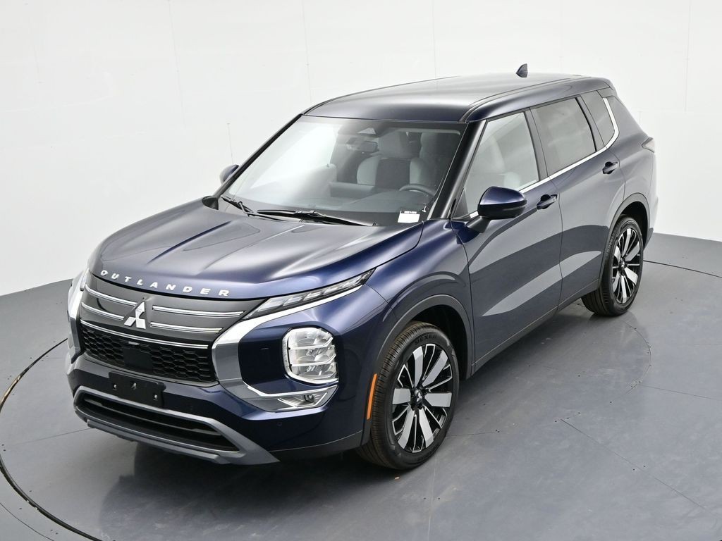 Mitsubishi Outlander Vehicle Full-screen Gallery Image 18