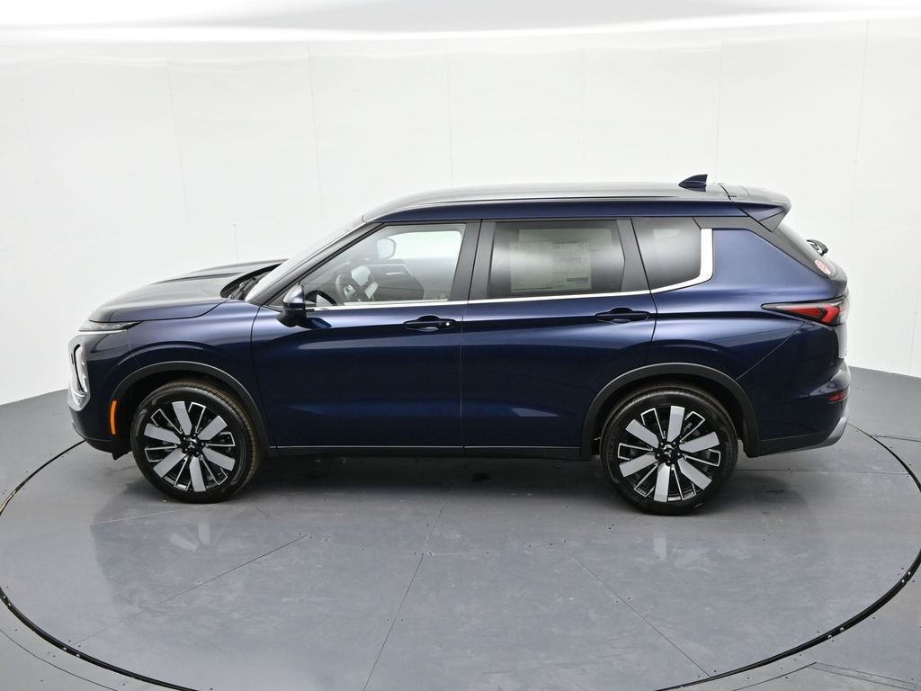 Mitsubishi Outlander Vehicle Full-screen Gallery Image 19
