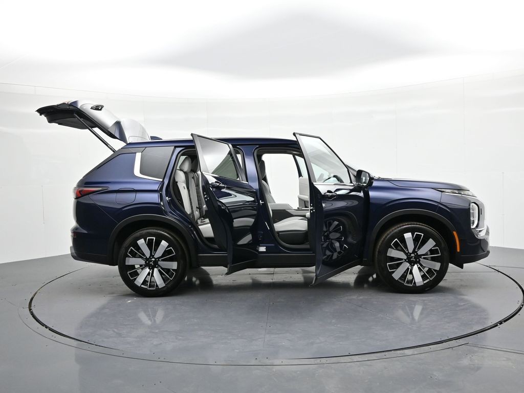 Mitsubishi Outlander Vehicle Full-screen Gallery Image 24