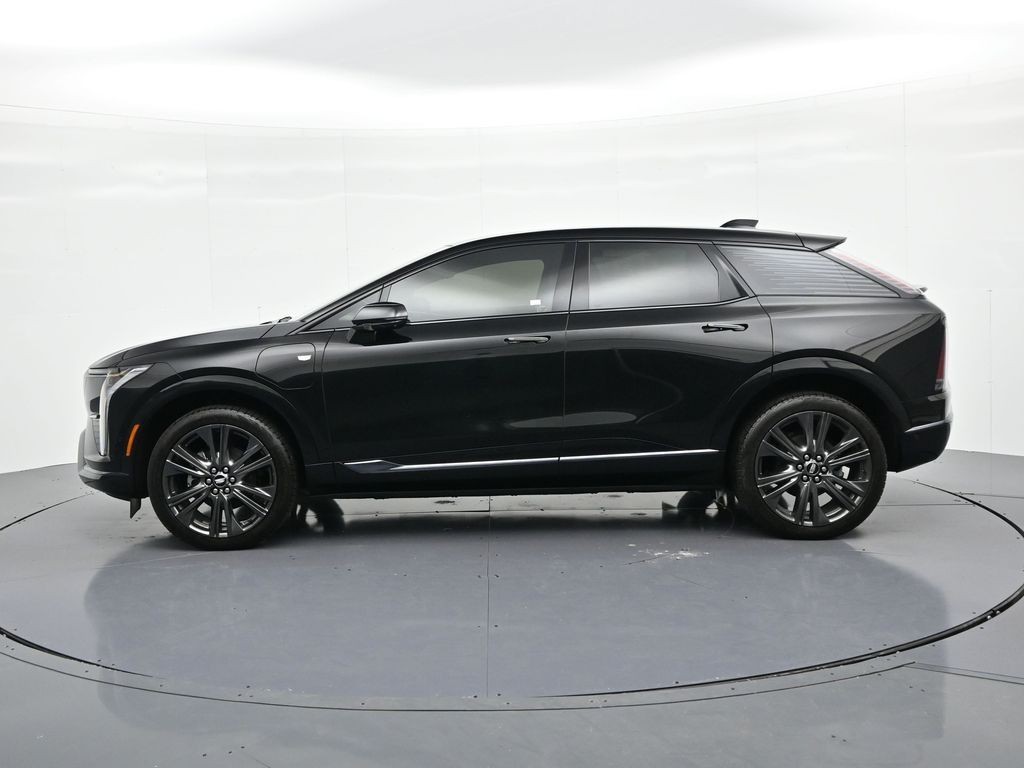 Cadillac OPTIQ Vehicle Full-screen Gallery Image 8