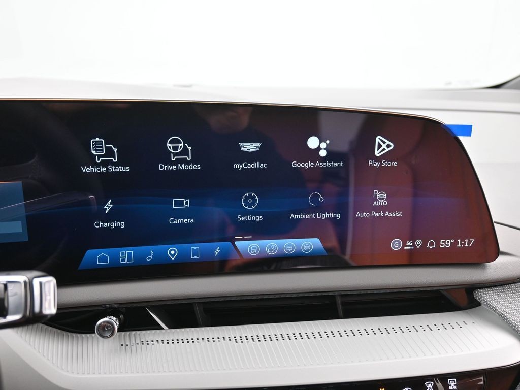 Cadillac OPTIQ Vehicle Full-screen Gallery Image 9