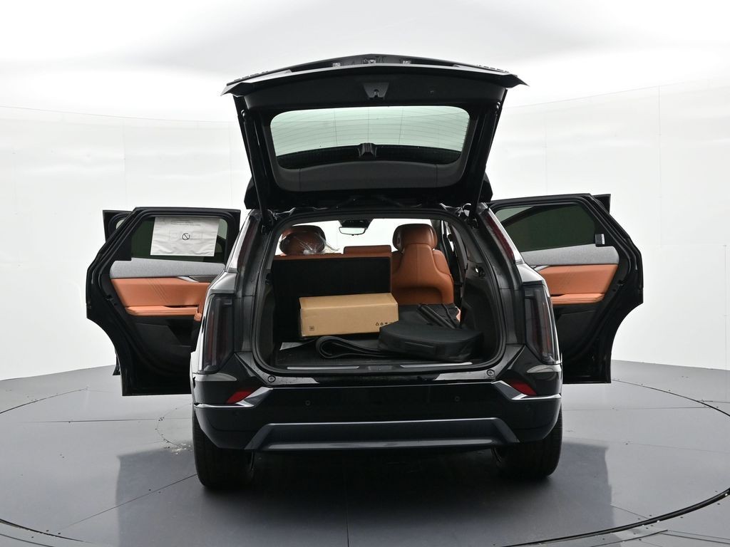 Cadillac OPTIQ Vehicle Full-screen Gallery Image 25