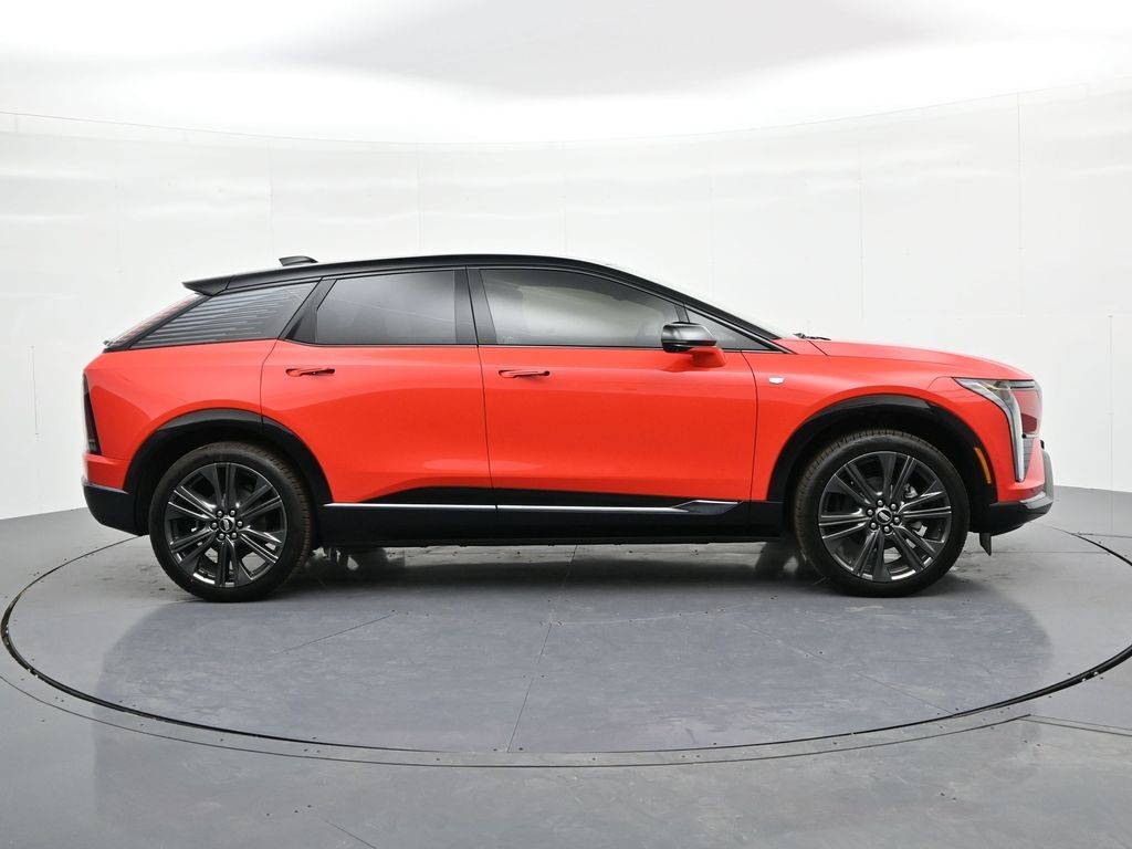 Cadillac OPTIQ Vehicle Full-screen Gallery Image 5