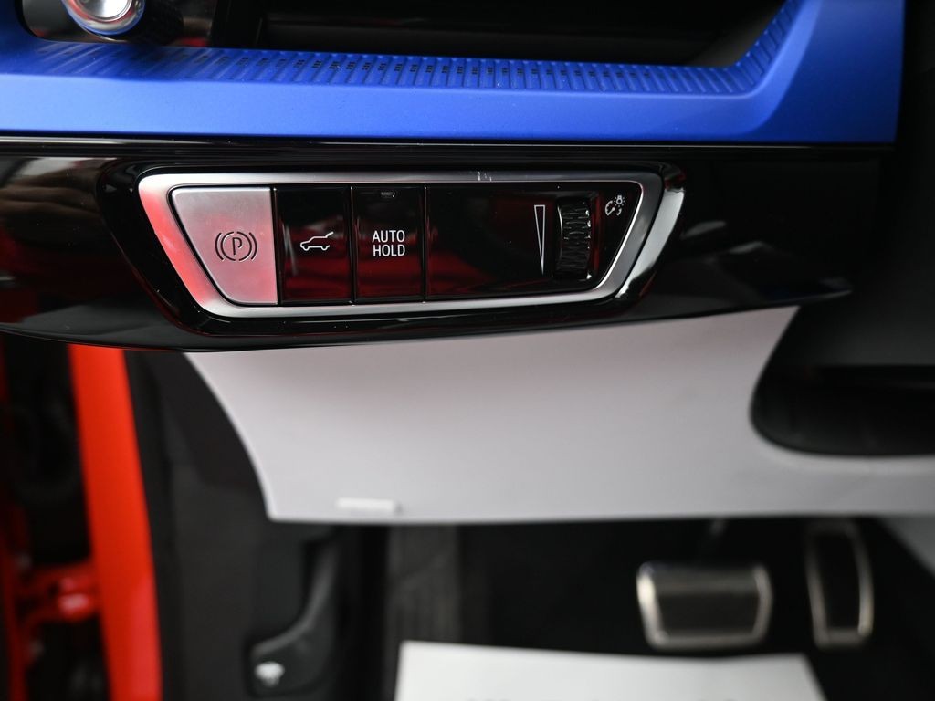 Cadillac OPTIQ Vehicle Full-screen Gallery Image 14