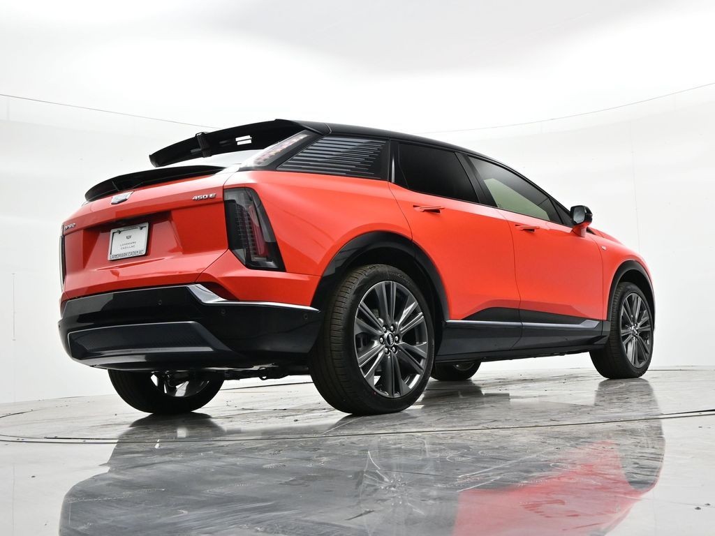 Cadillac OPTIQ Vehicle Full-screen Gallery Image 23