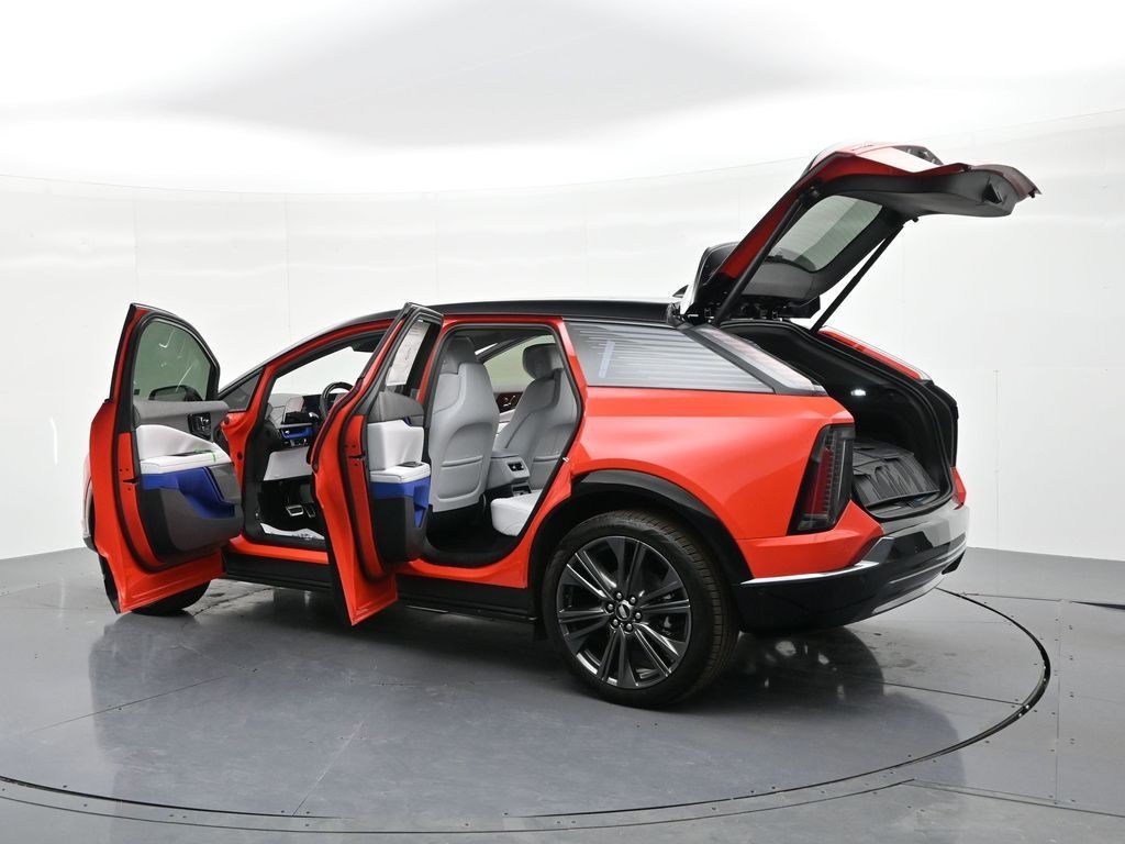 Cadillac OPTIQ Vehicle Full-screen Gallery Image 26