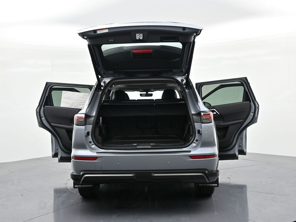 Mitsubishi Outlander Vehicle Full-screen Gallery Image 29