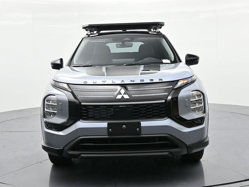 Mitsubishi Outlander Vehicle Full-screen Gallery Image 3