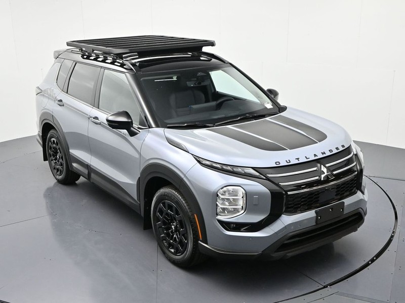 Mitsubishi Outlander Vehicle Full-screen Gallery Image 18