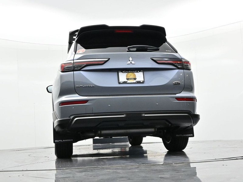 Mitsubishi Outlander Vehicle Full-screen Gallery Image 23