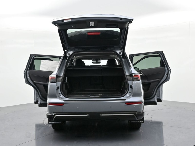 Mitsubishi Outlander Vehicle Full-screen Gallery Image 29