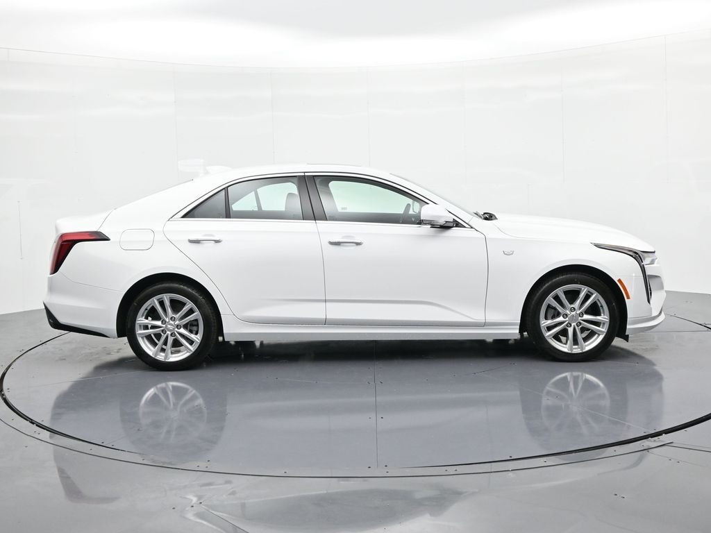 Cadillac CT4 Vehicle Full-screen Gallery Image 5