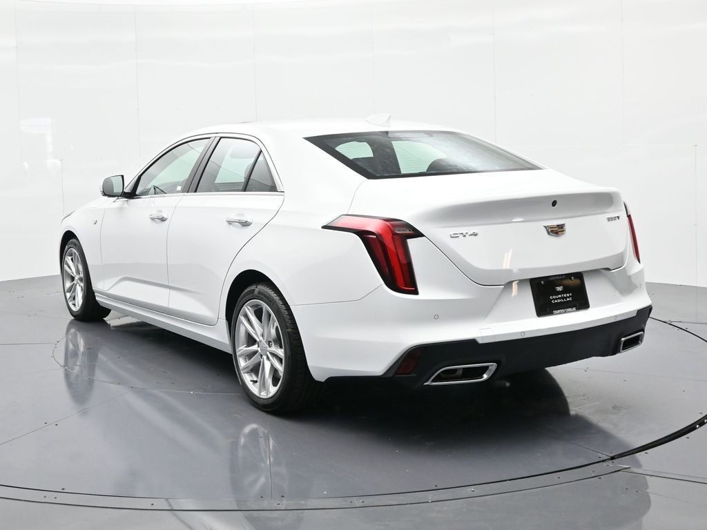 Cadillac CT4 Vehicle Full-screen Gallery Image 8