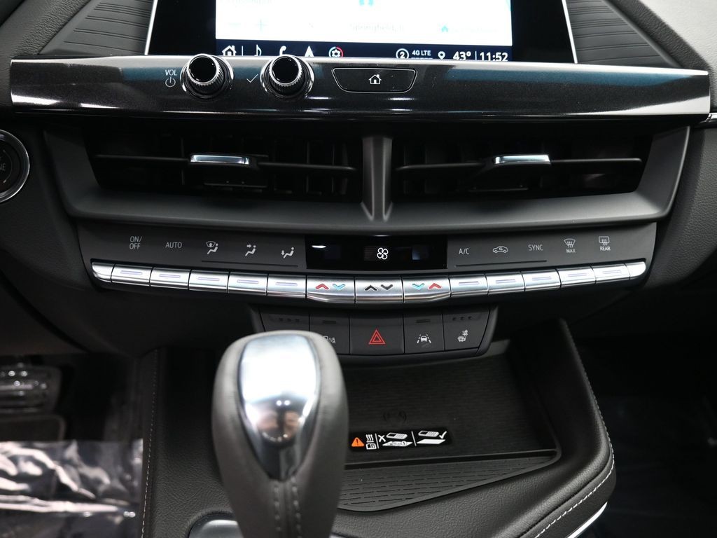 Cadillac CT4 Vehicle Full-screen Gallery Image 13