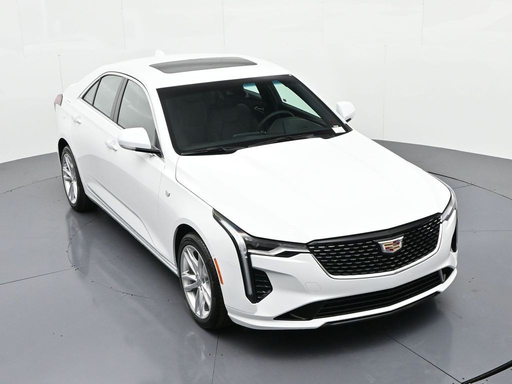 Cadillac CT4 Vehicle Full-screen Gallery Image 17