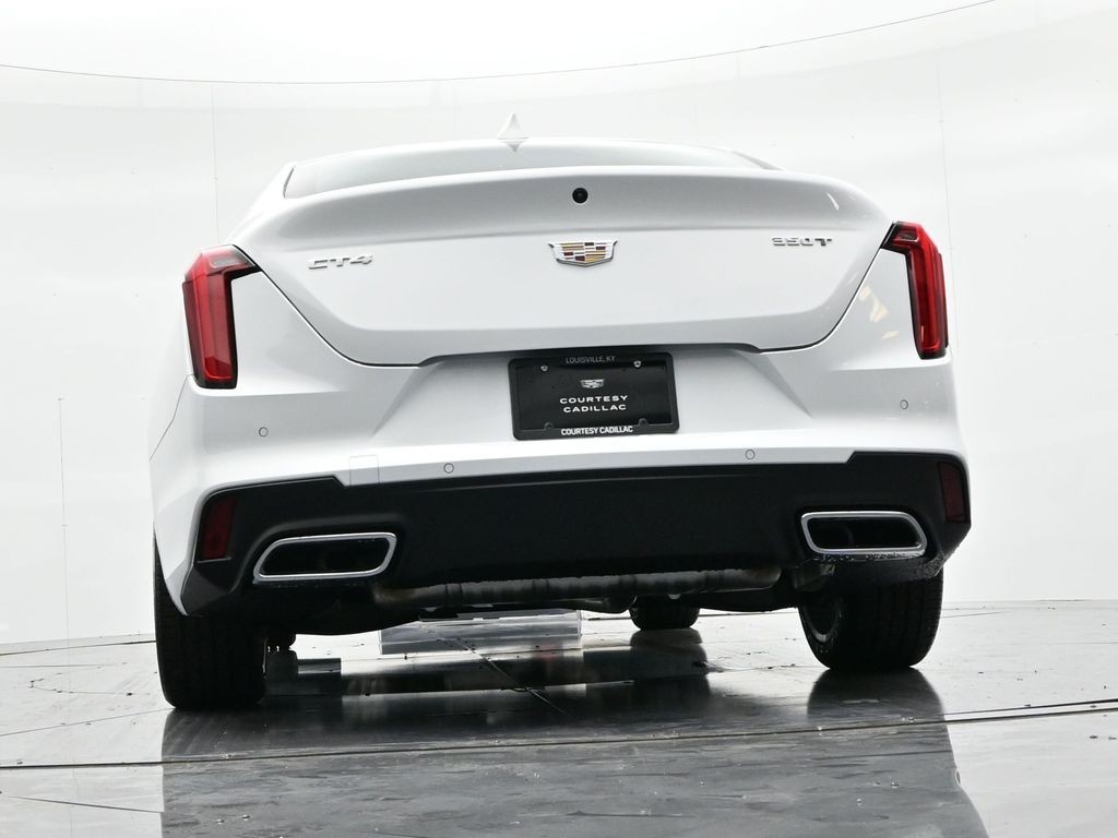 Cadillac CT4 Vehicle Full-screen Gallery Image 22