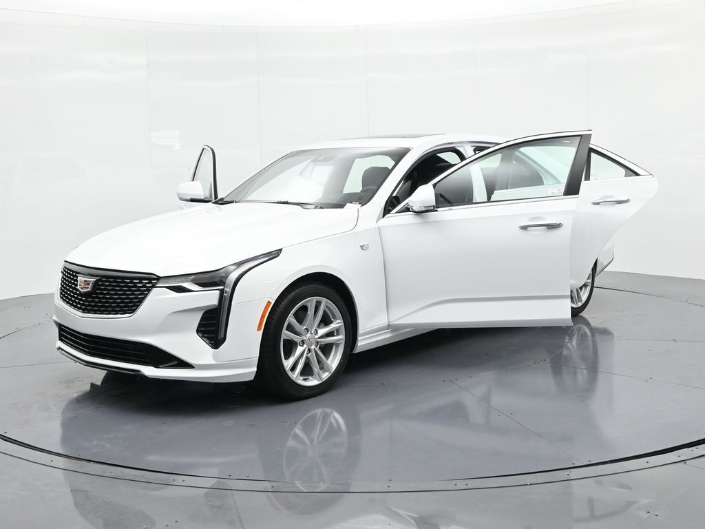 Cadillac CT4 Vehicle Full-screen Gallery Image 27
