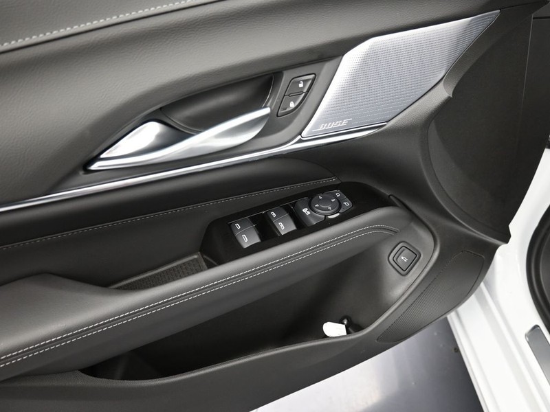 Cadillac CT4 Vehicle Full-screen Gallery Image 10