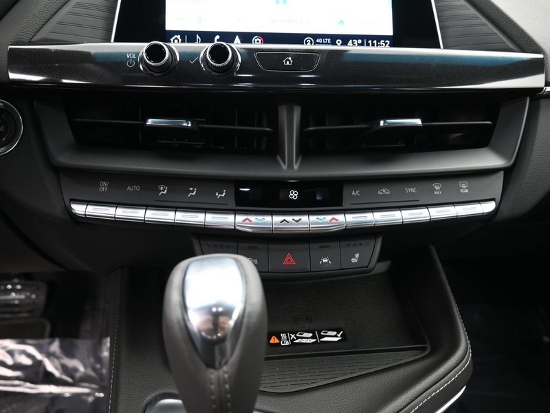 Cadillac CT4 Vehicle Full-screen Gallery Image 13