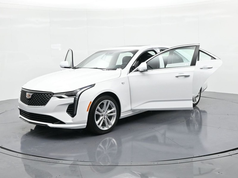 Cadillac CT4 Vehicle Full-screen Gallery Image 27