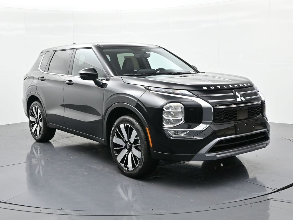 Mitsubishi Outlander Vehicle Full-screen Gallery Image 4