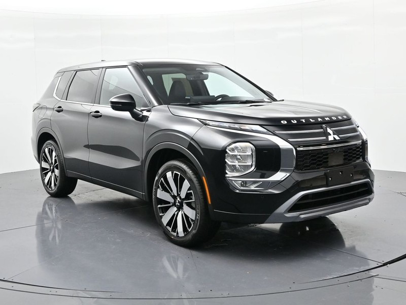 Mitsubishi Outlander Vehicle Full-screen Gallery Image 4