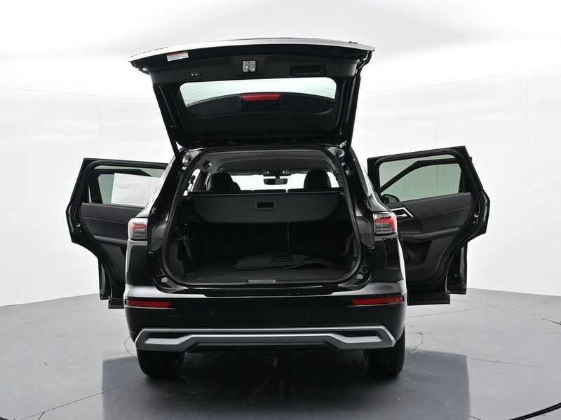 Mitsubishi Outlander Vehicle Full-screen Gallery Image 24